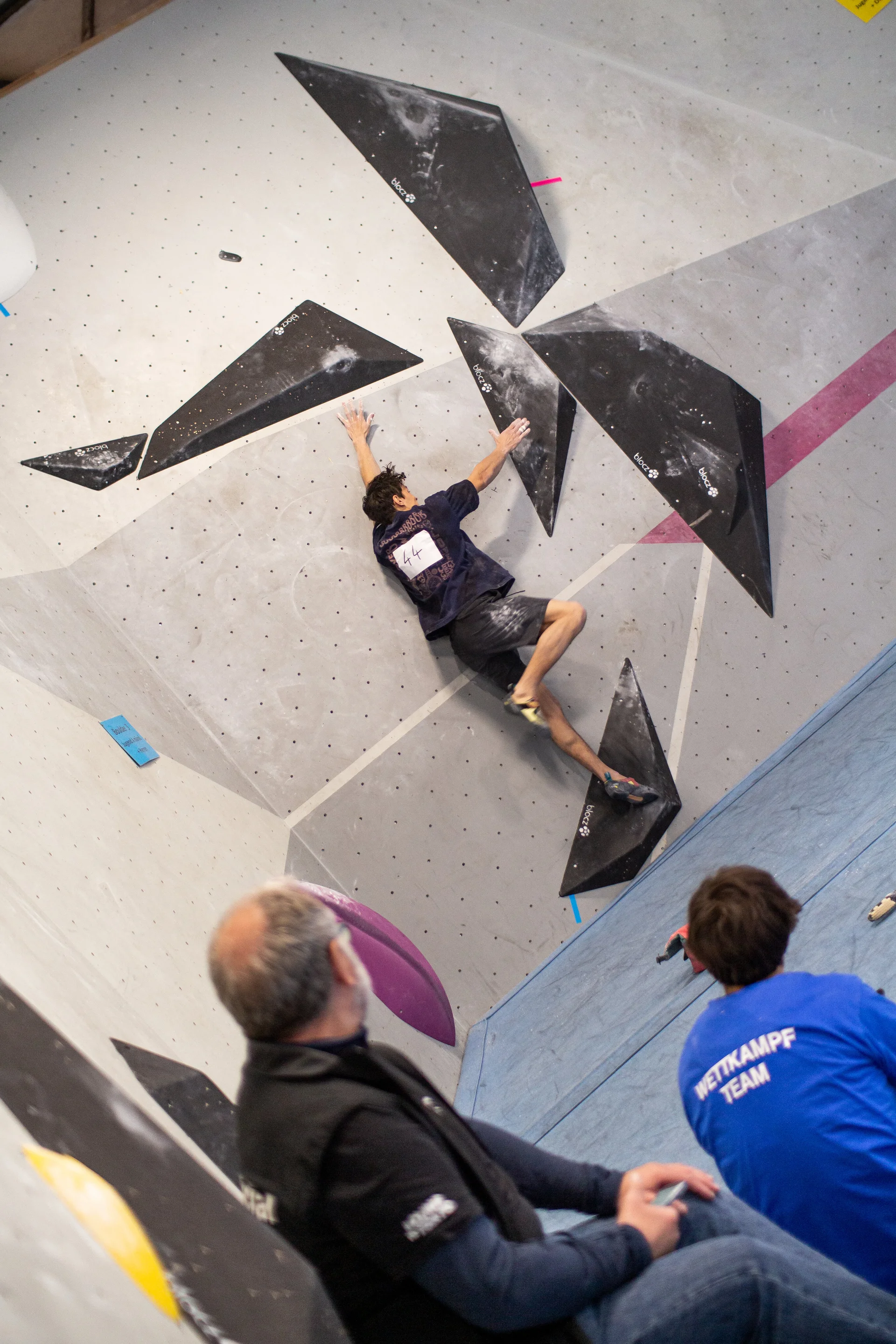 Landesmeisterschaft_Bouldern_Berlin_Sachsen_2022_Finale_Jugend_A_Erwachsene | © Kilian Dorner
