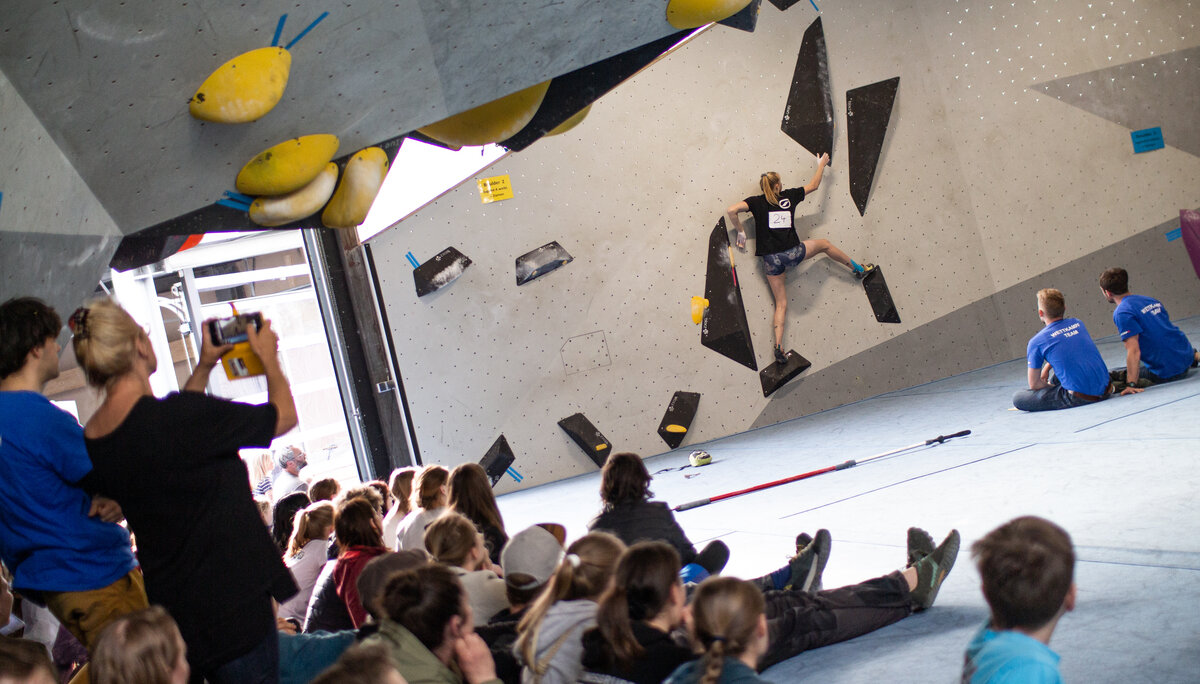 Landesmeisterschaft_Bouldern_Berlin_Sachsen_2022_Finale_Jugend_A_Erwachsene | © Kilian Dorner Landesmeisterschaft_Bouldern_Berlin_Sachsen_2022_Finale_Jugend_A_Erwachsene | © Kilian Dorner