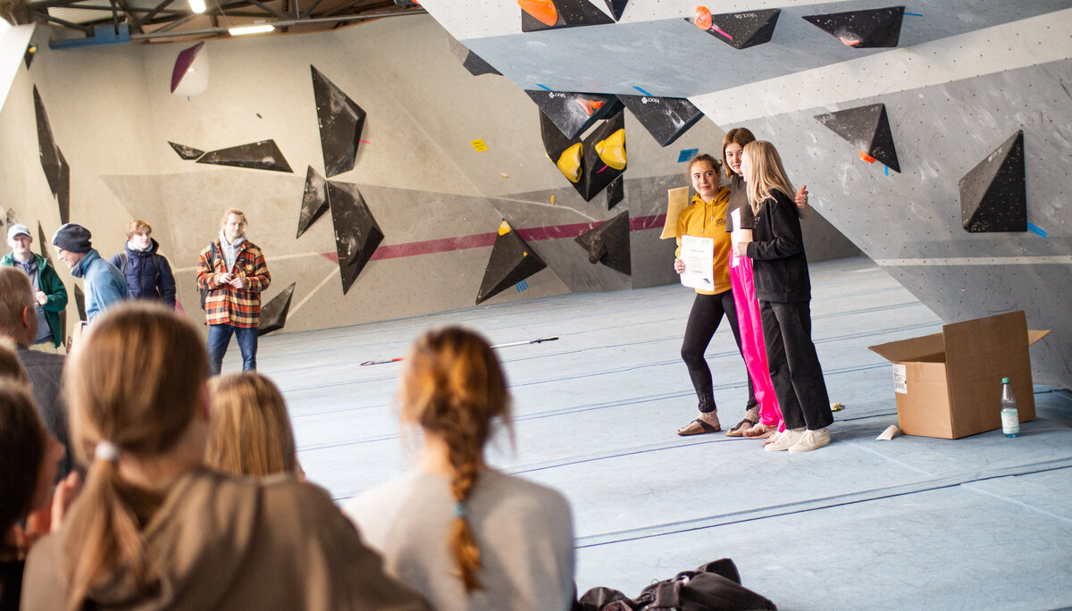 Landesmeisterschaft_Bouldern_Berlin_Sachsen_2022_Finale_Jugend_A_Erwachsene | © Kilian Dorner Landesmeisterschaft_Bouldern_Berlin_Sachsen_2022_Finale_Jugend_A_Erwachsene | © Kilian Dorner