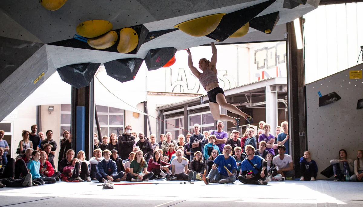 Landesmeisterschaft_Bouldern_Berlin_Sachsen_2022_Finale_Jugend_A_Erwachsene | © Kilian Dorner