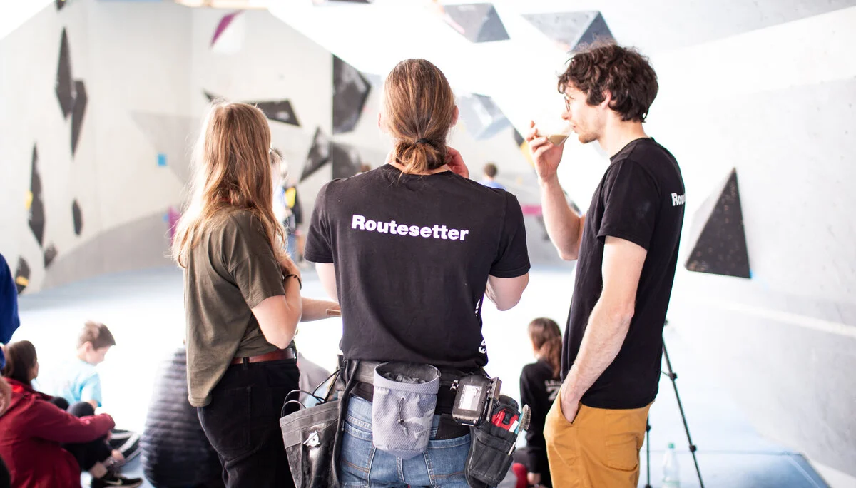 Landesmeisterschaft_Bouldern_Berlin_Sachsen_2022_Routesetting | © Kilian Dorner