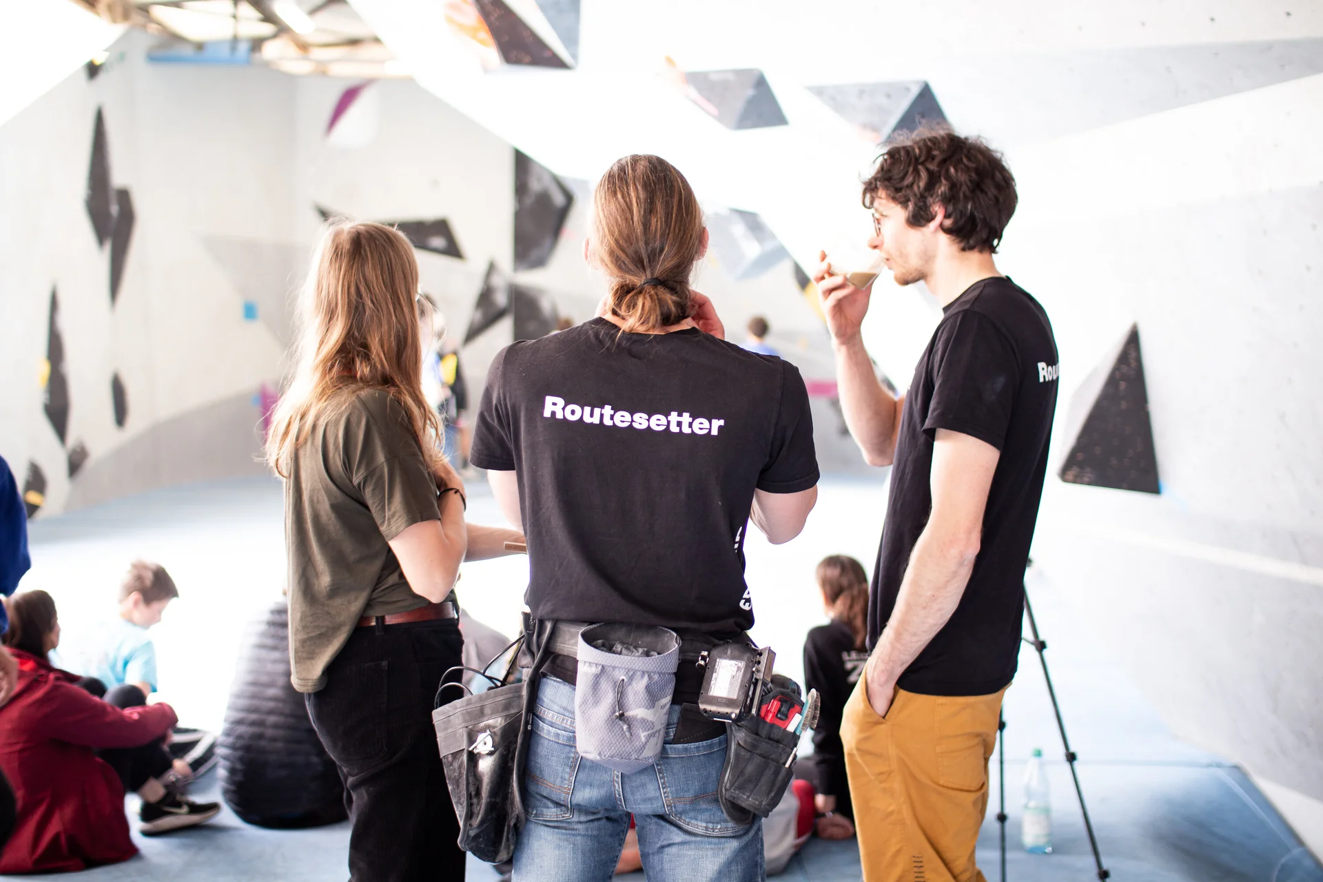 Landesmeisterschaft_Bouldern_Berlin_Sachsen_2022_Routesetting | © Kilian Dorner