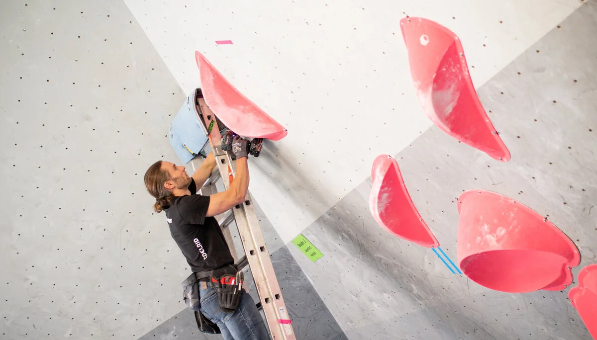 Landesmeisterschaft_Bouldern_Berlin_Sachsen_2022_Routesetting | © Kilian Dorner Landesmeisterschaft_Bouldern_Berlin_Sachsen_2022_Routesetting | © Kilian Dorner
