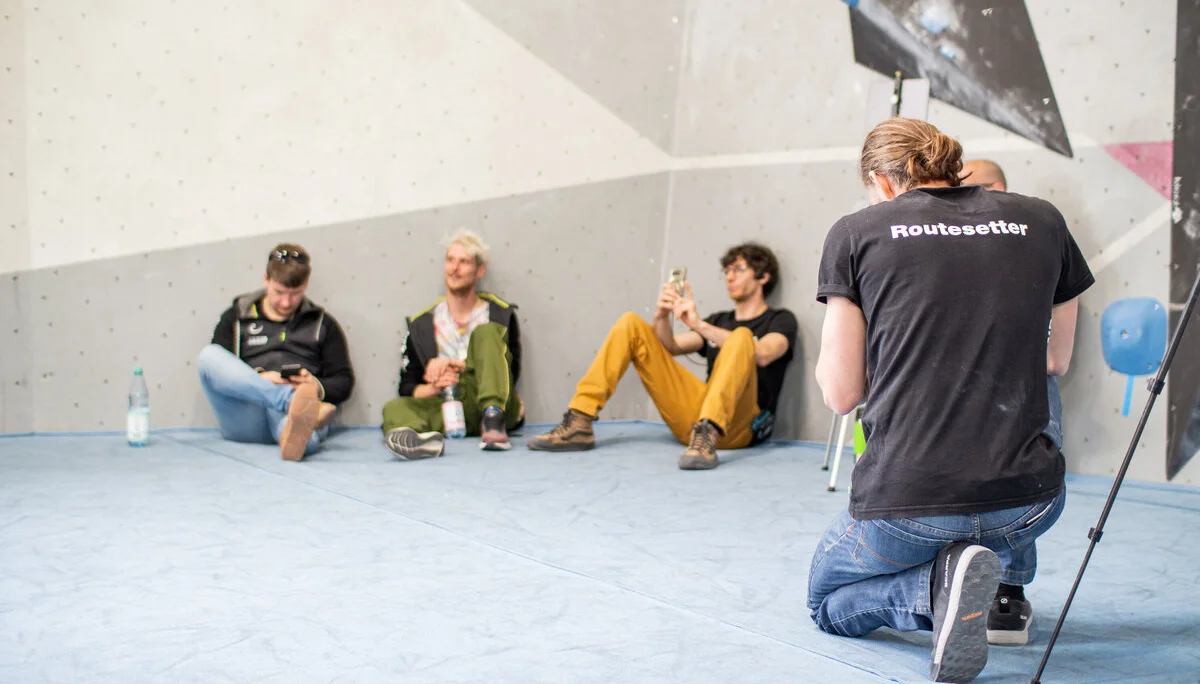 Landesmeisterschaft_Bouldern_Berlin_Sachsen_2022_Routesetting | © Kilian Dorner