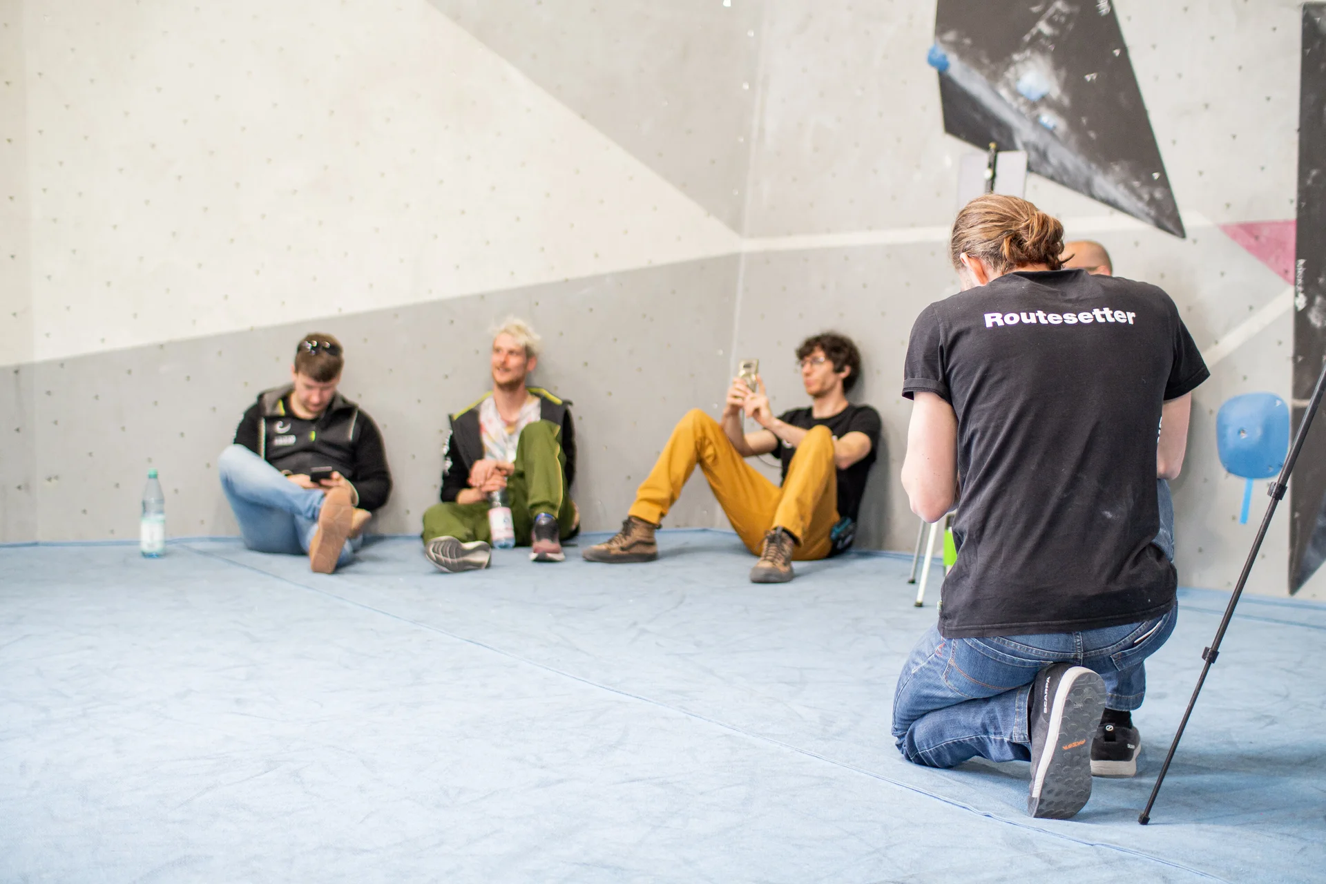 Landesmeisterschaft_Bouldern_Berlin_Sachsen_2022_Routesetting | © Kilian Dorner
