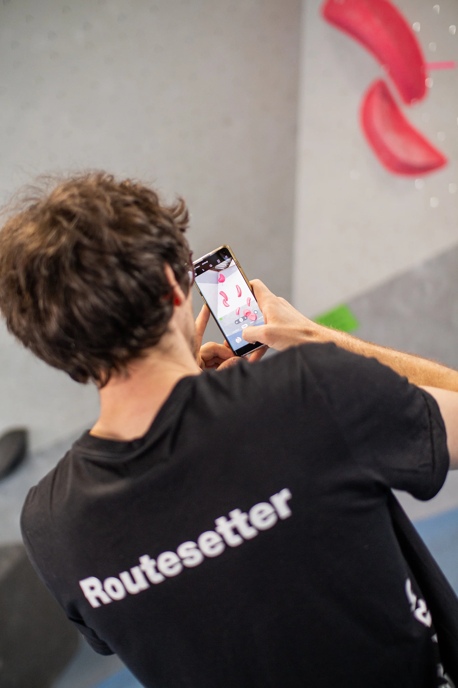 Landesmeisterschaft_Bouldern_Berlin_Sachsen_2022_Routesetting | © Kilian Dorner