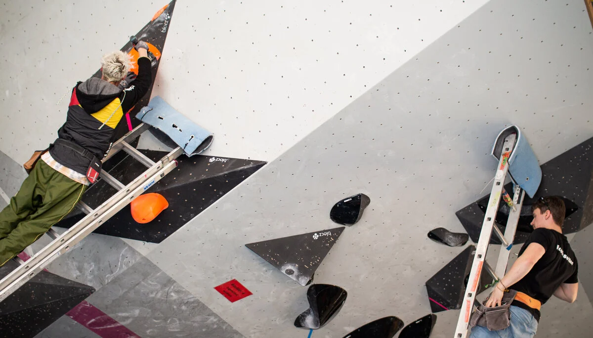 Landesmeisterschaft_Bouldern_Berlin_Sachsen_2022_Routesetting | © Kilian Dorner Landesmeisterschaft_Bouldern_Berlin_Sachsen_2022_Routesetting | © Kilian Dorner