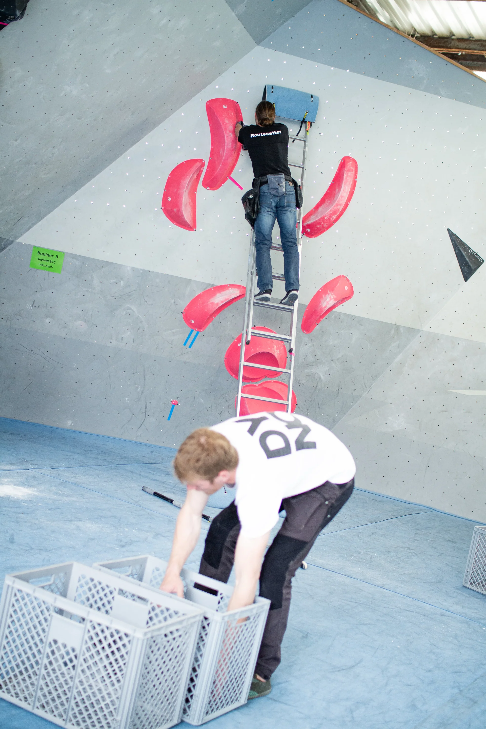 Landesmeisterschaft_Bouldern_Berlin_Sachsen_2022_Routesetting | © Kilian Dorner