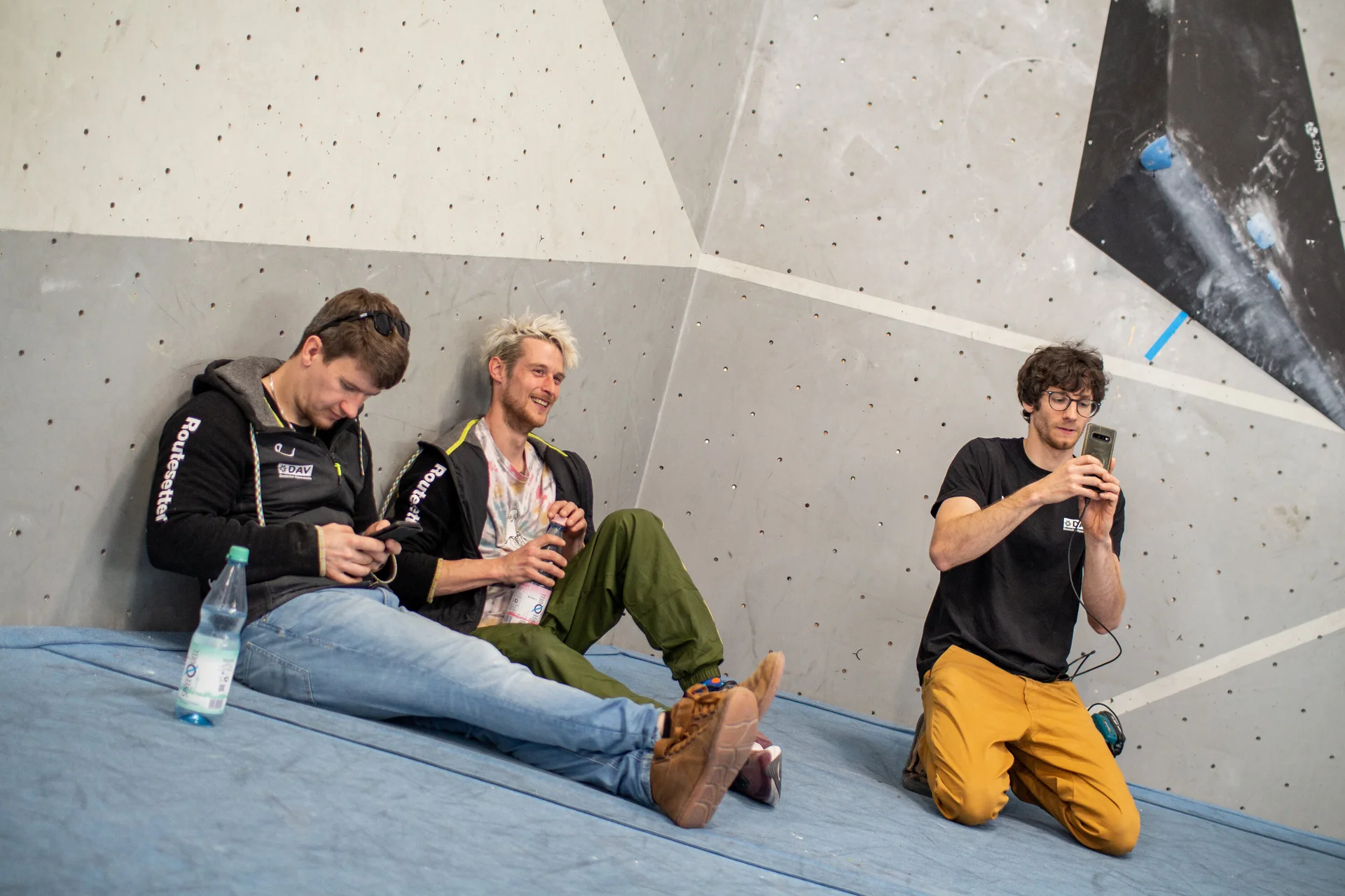Landesmeisterschaft_Bouldern_Berlin_Sachsen_2022_Routesetting | © Kilian Dorner