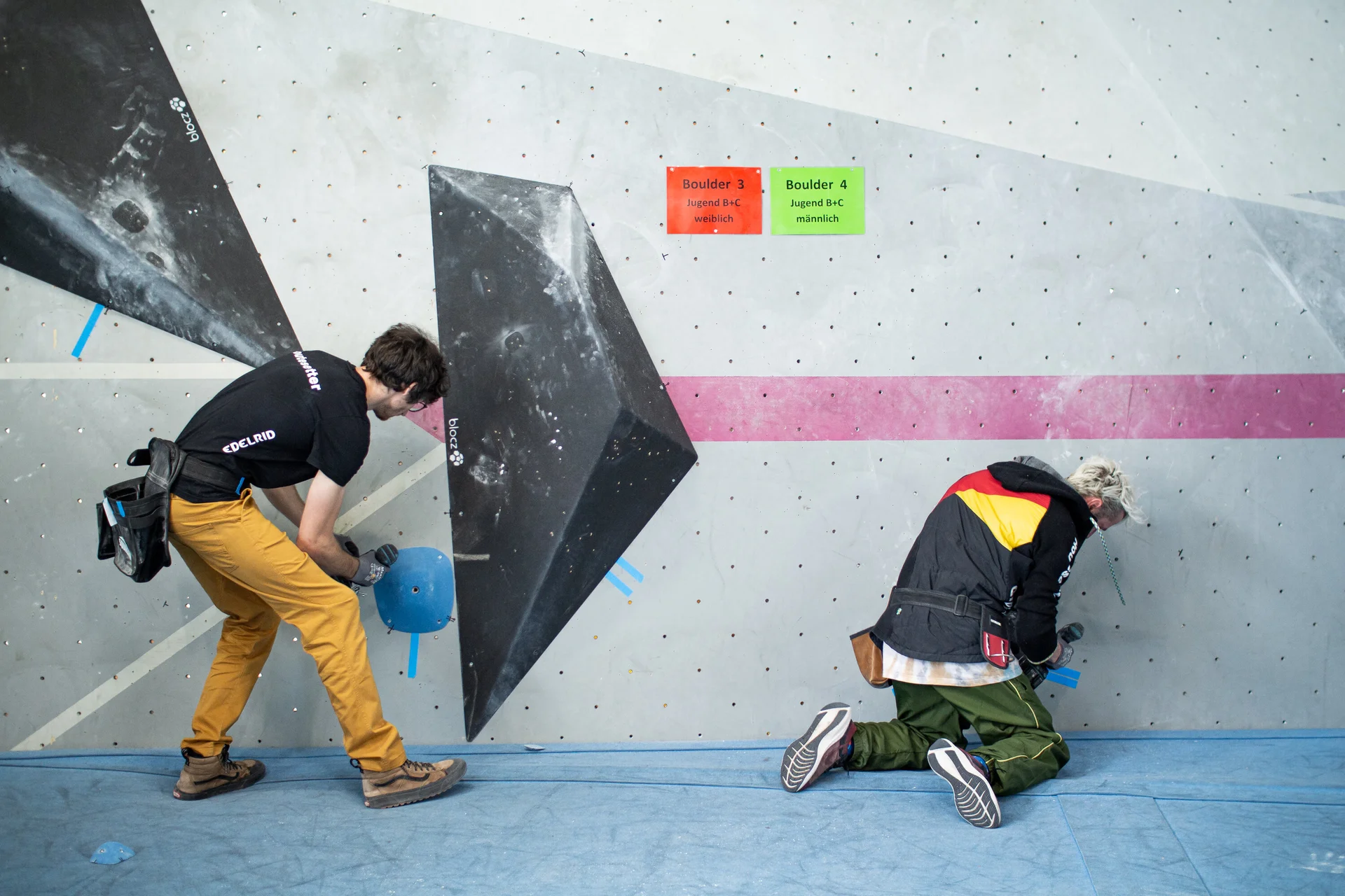 Landesmeisterschaft_Bouldern_Berlin_Sachsen_2022_Routesetting | © Kilian Dorner