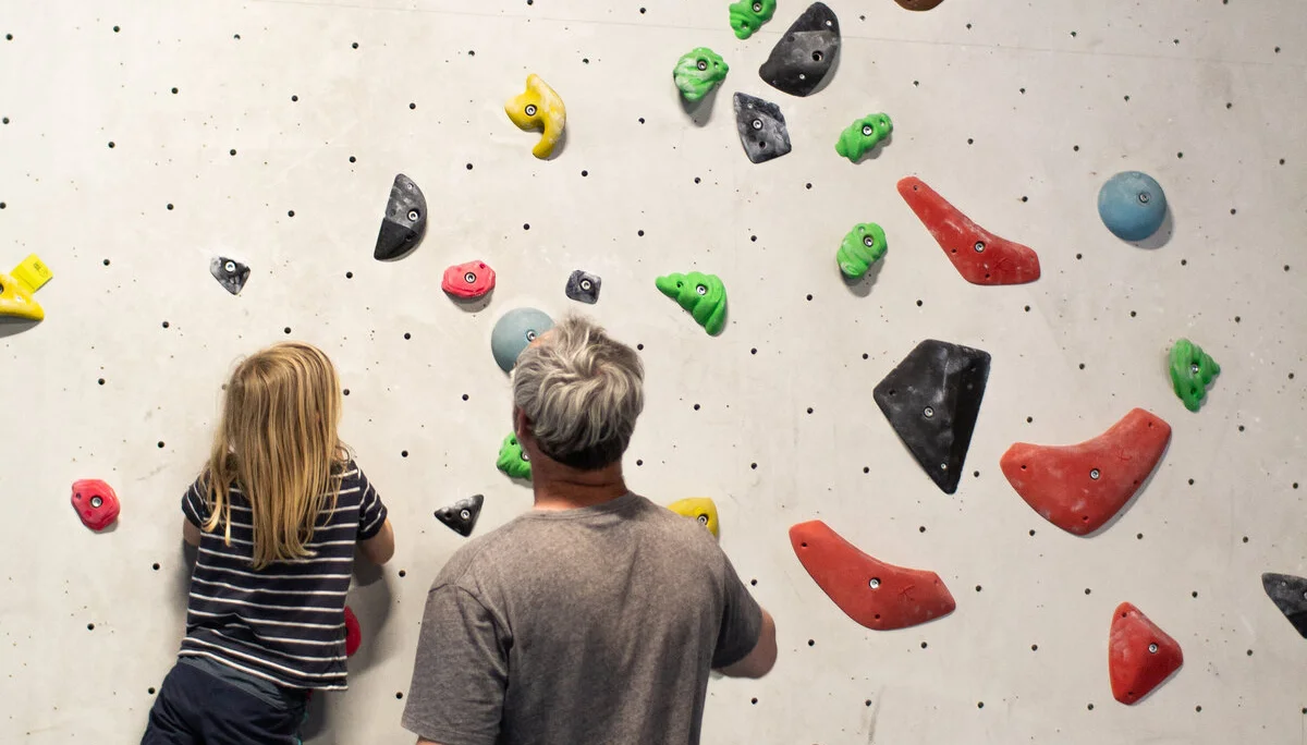 Landesmeisterschaft_Bouldern_Berlin_Sachsen_2022_Zuschauer | © Kilian Dorner
