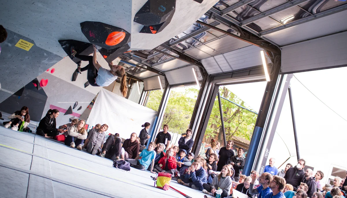 Landesmeisterschaft_Bouldern_Berlin_Sachsen_2022_Zuschauer | © Kilian Dorner