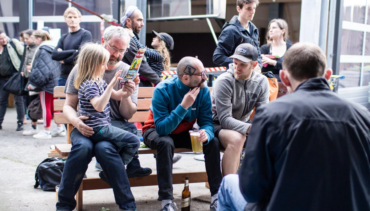 Landesmeisterschaft_Bouldern_Berlin_Sachsen_2022_Zuschauer | © Kilian Dorner