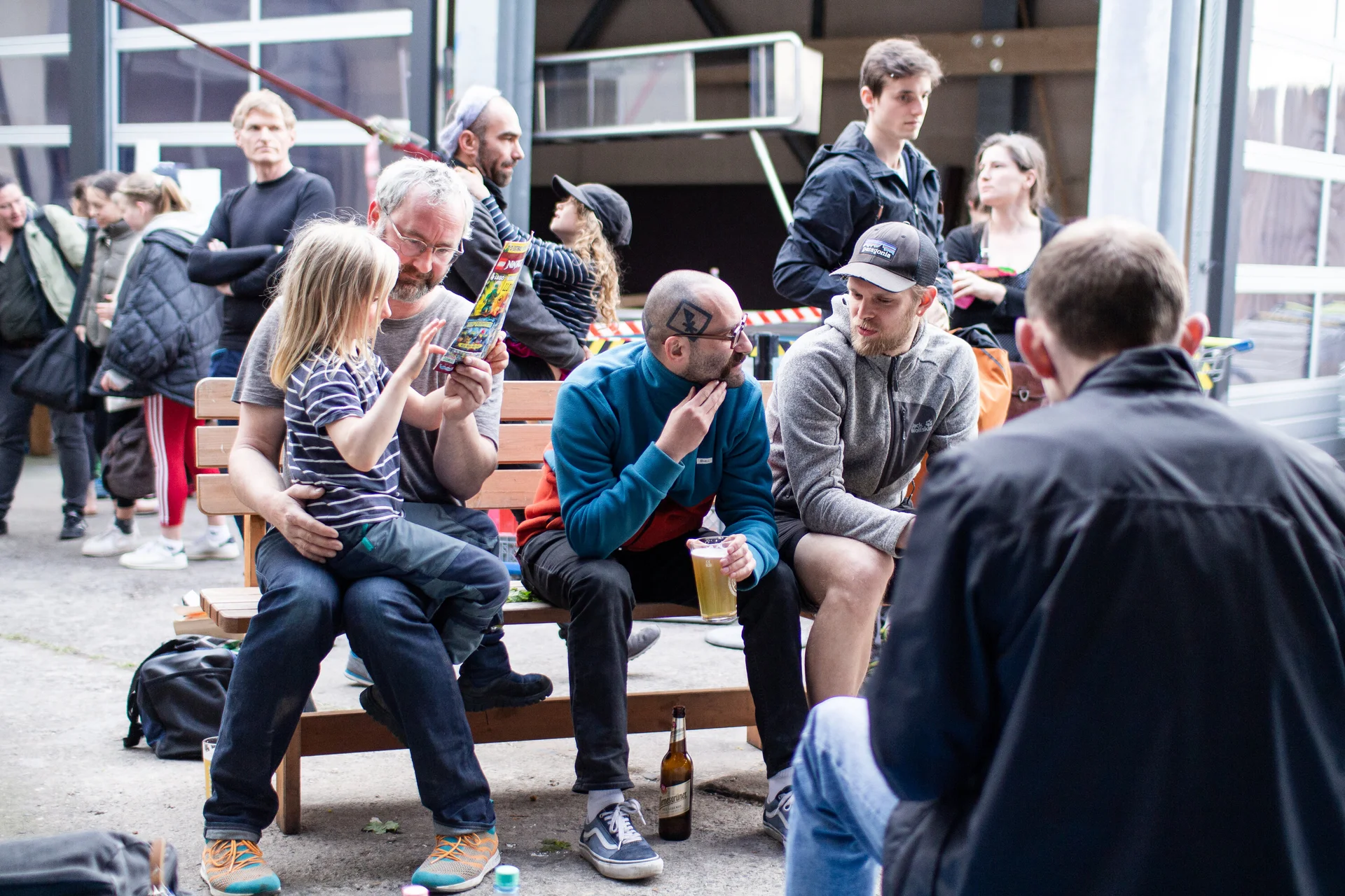 Landesmeisterschaft_Bouldern_Berlin_Sachsen_2022_Zuschauer | © Kilian Dorner