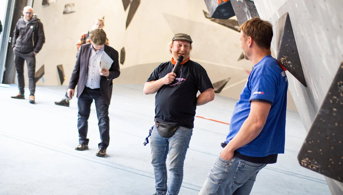 Landesmeisterschaft_Bouldern_Berlin_Sachsen_2022_Offizielle | © Kilian Dorner