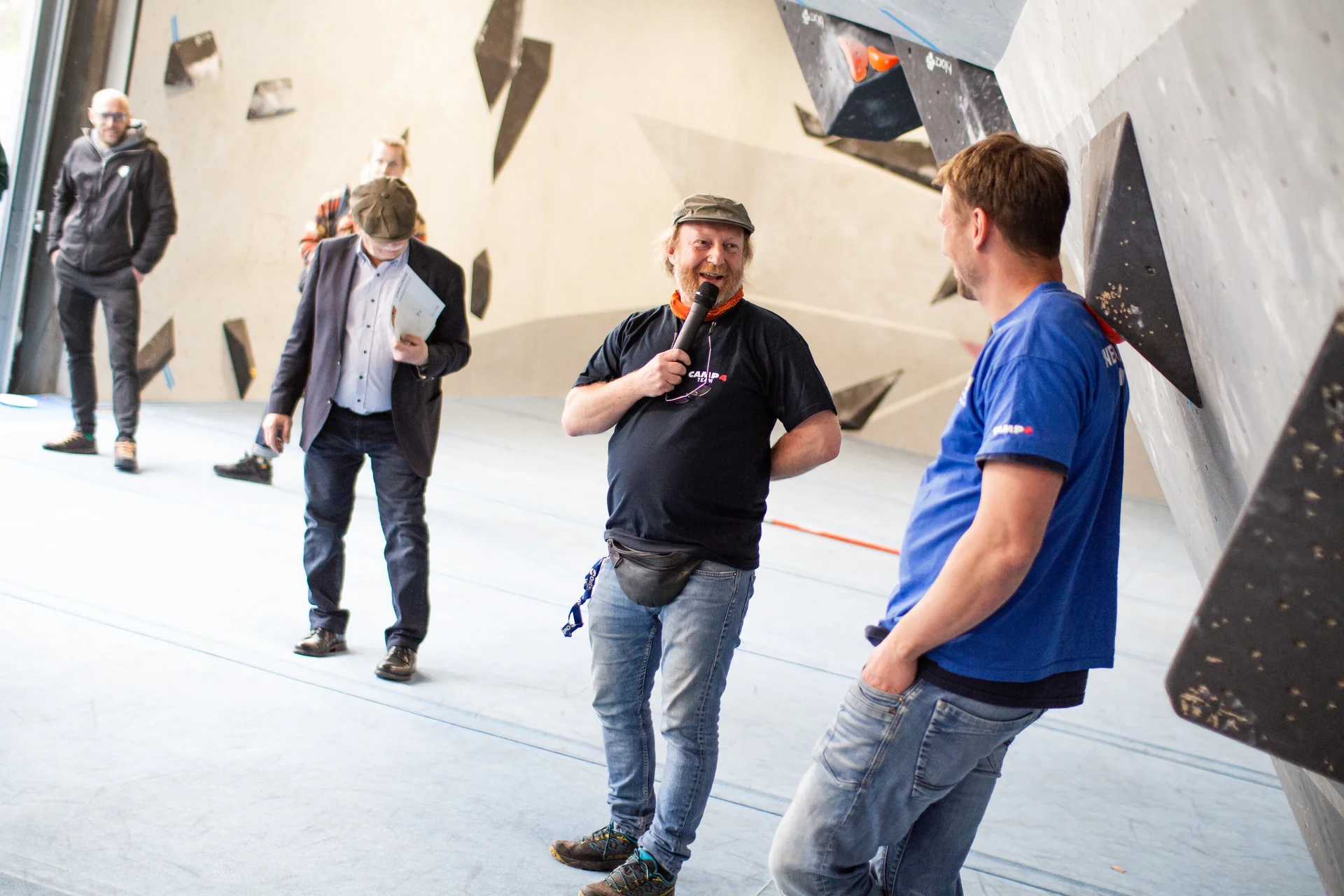 Landesmeisterschaft_Bouldern_Berlin_Sachsen_2022_Offizielle | © Kilian Dorner