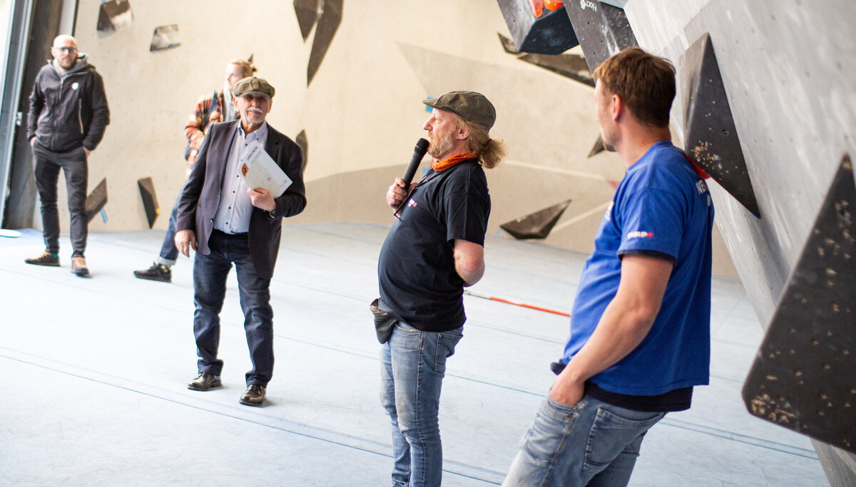 Landesmeisterschaft_Bouldern_Berlin_Sachsen_2022_Offizielle | © Kilian Dorner Landesmeisterschaft_Bouldern_Berlin_Sachsen_2022_Offizielle | © Kilian Dorner