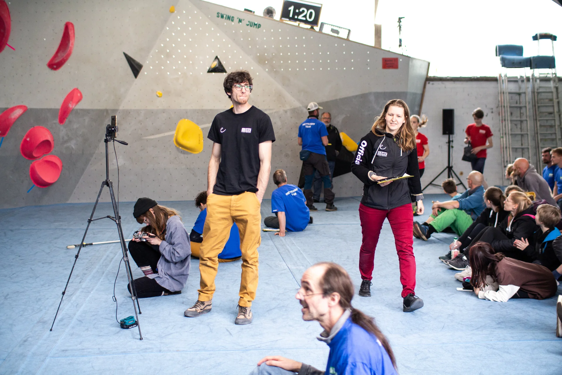 Landesmeisterschaft_Bouldern_Berlin_Sachsen_2022_Offizielle | © Kilian Dorner