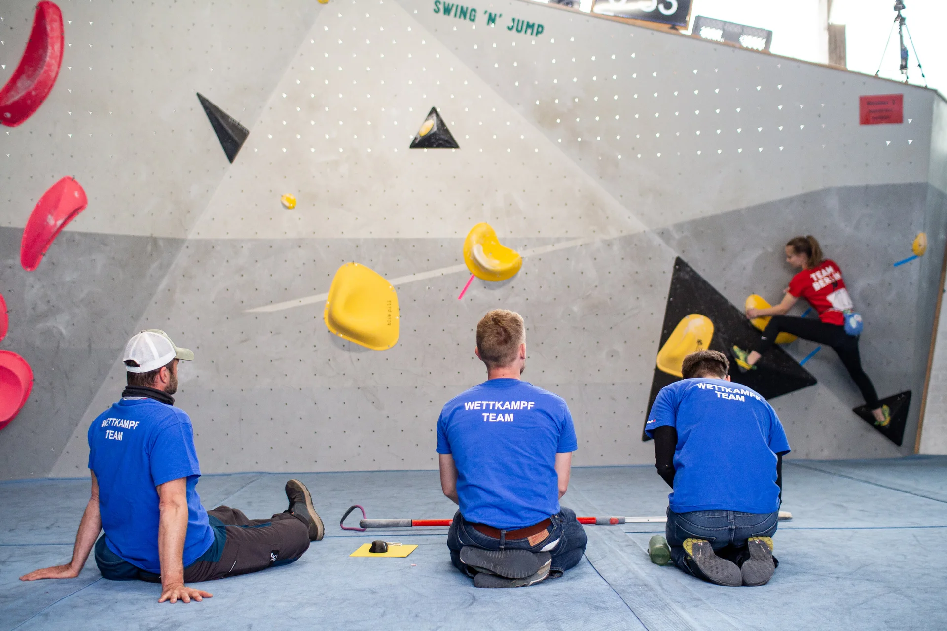 Landesmeisterschaft_Bouldern_Berlin_Sachsen_2022_Offizielle | © Kilian Dorner