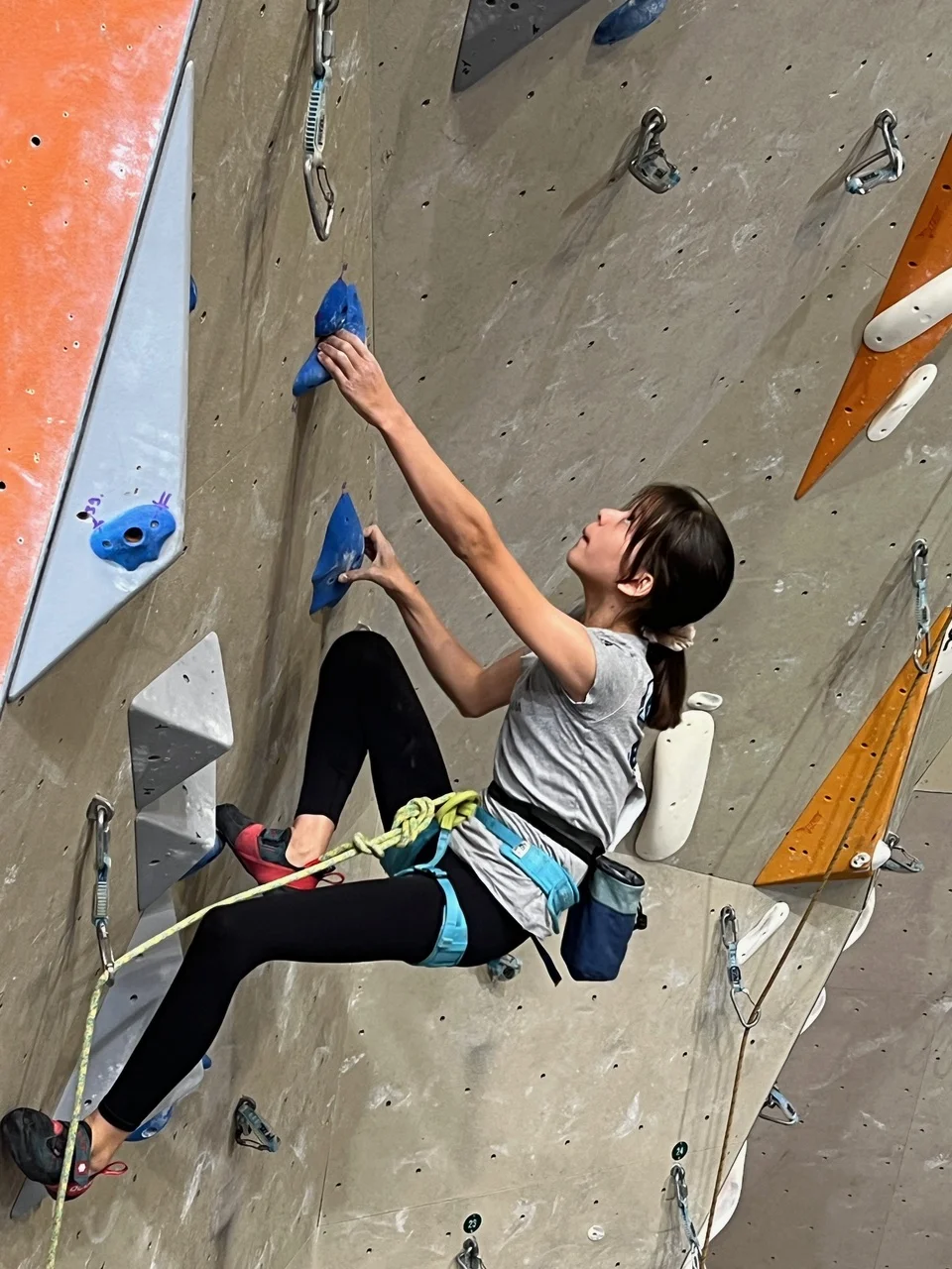 Clara Schneeberg in ihrer ersten Qualitfikationsroute beim 4. DJC in Wetzlar | © Ulrike Schneeberg