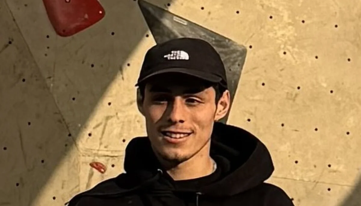 Elias Arriagada-Krüger gewinnt die Sächsisch/Berliner Landesmeisterschaft Bouldern 2024 | © DAV LV Berlin