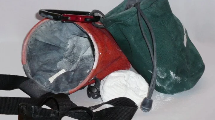 Chalk bags | © User A1, Wikimedia Commons, CC-BY-SA-3.0