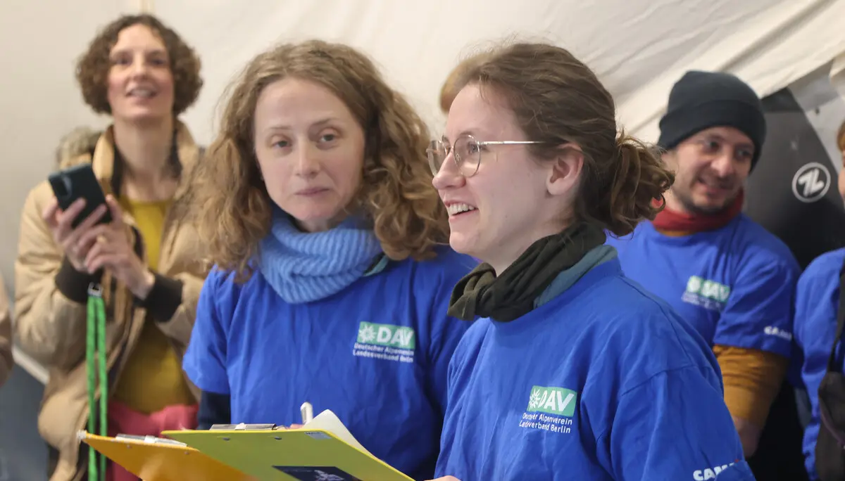 Schiedsrichten bei der LM Bouldern | © DAV LV Berlin